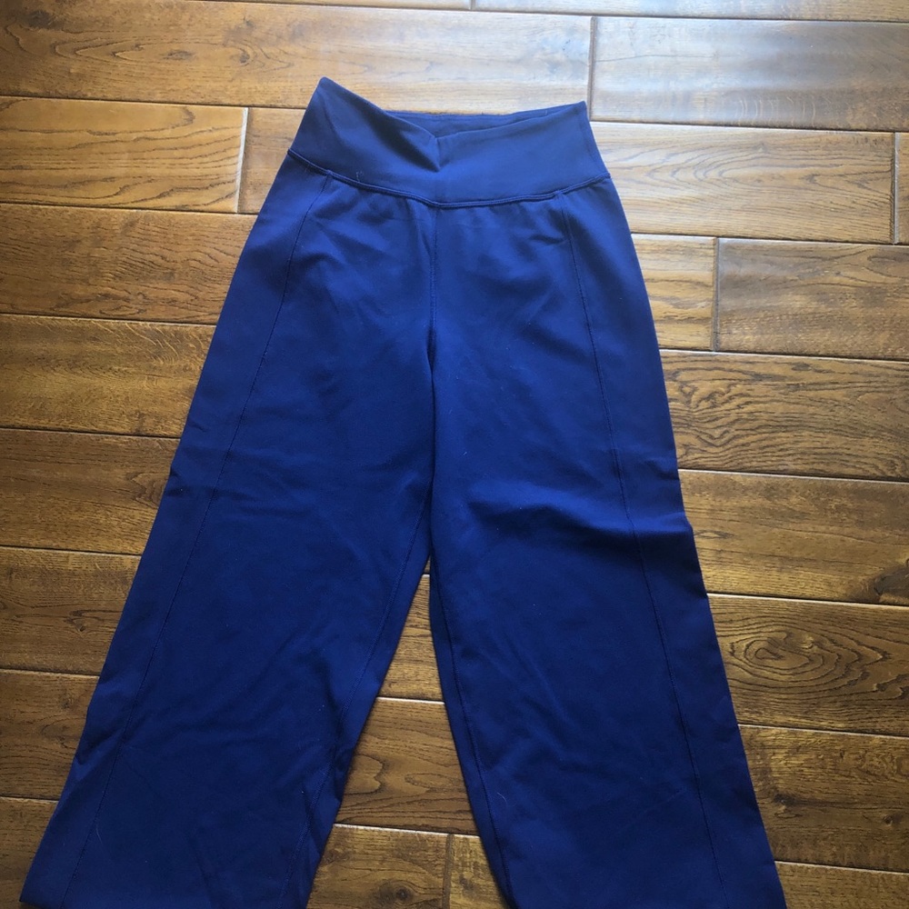 lululemon size 6 flared lounge pants